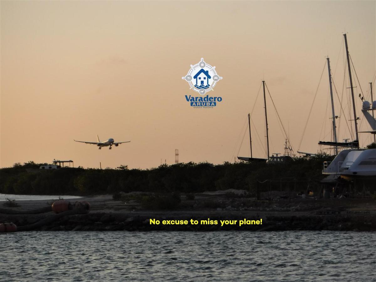 Varadero Marina Airport Guests Rooms Oranjestad Exterior foto